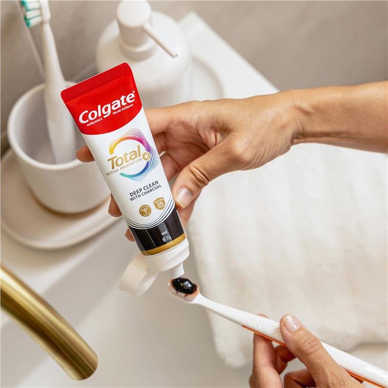 高露洁 Colgate 全效活性防护竹炭深洁牙膏 200g