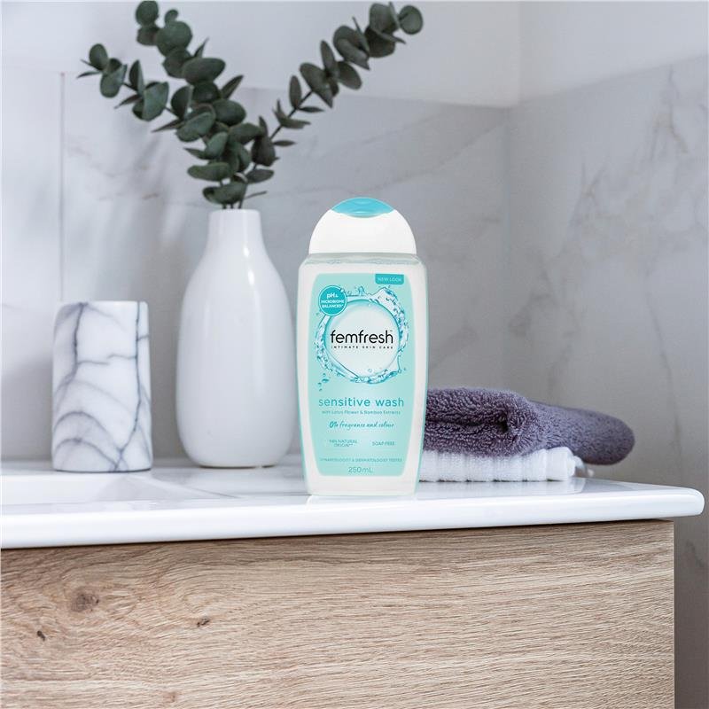 Femfresh 女性护理洗液 敏感型 250ml